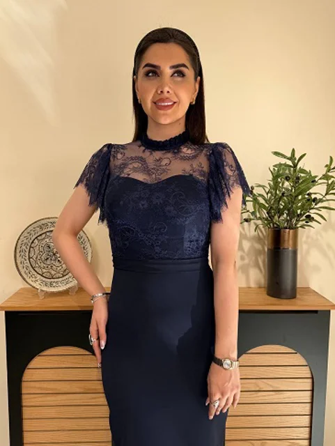 پیراهن مجلسی زنانه کرپ و دانتل مدل آوینا